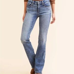 Buckle Women's Boot Cut Jeans - Light Blue Wash